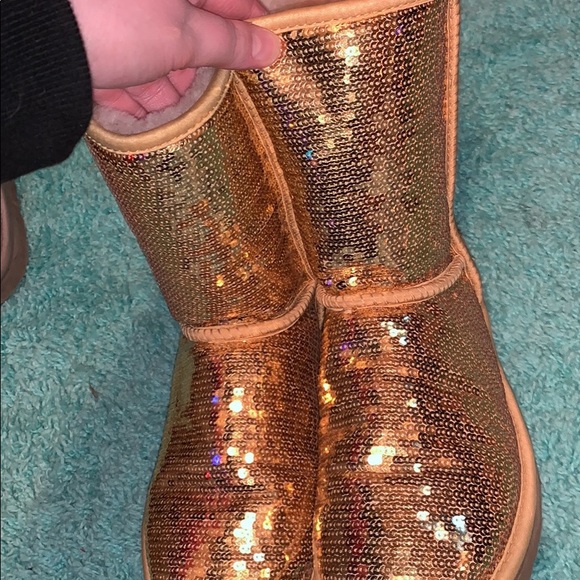 Sparkly gold UGGS - Picture 3 of 3